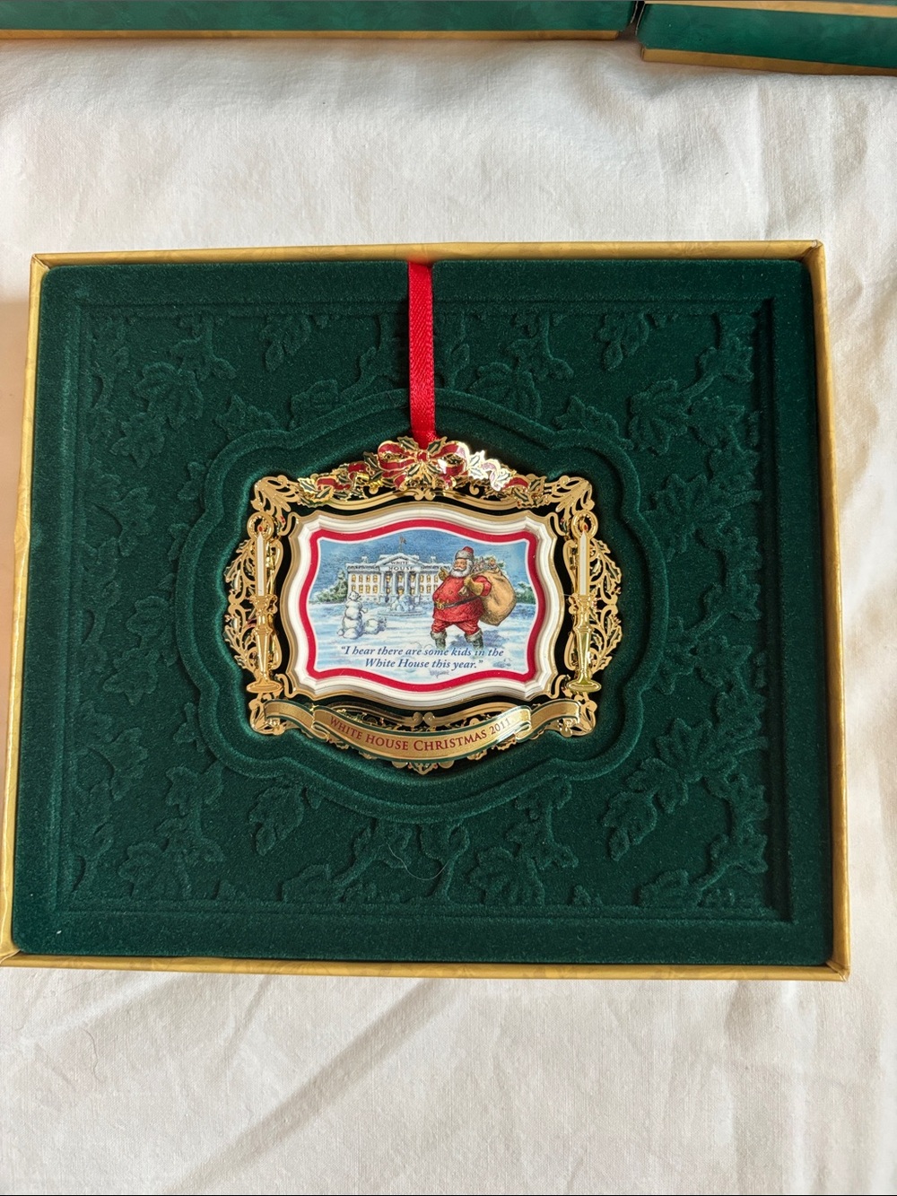 White House Historical Assoc. 2011 Gold-Trim Santa Ornament - Green & Red